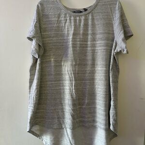 Lisa Rinna Collection Light Gray Short Sleeve Top